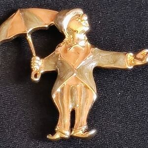 Brooch With The Umbrella